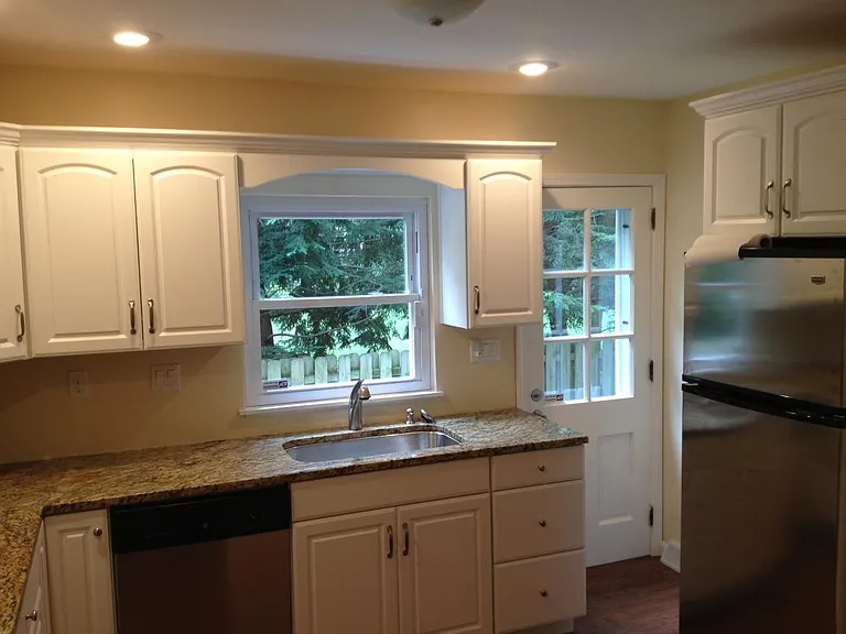 Eagle Cliff Dr — Photo 4