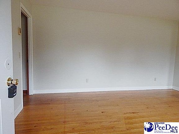 2nd image of 1418 E Siesta Dr