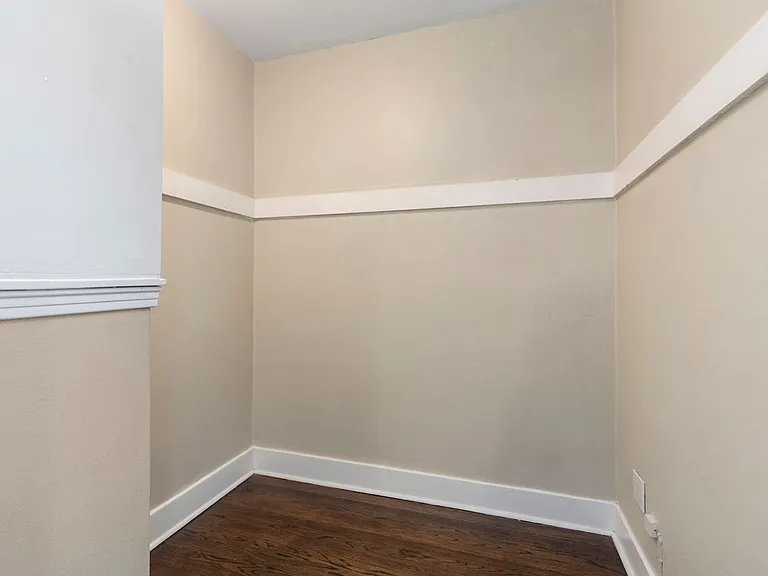Westland Manor — Photo 8