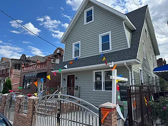 27-16 Mc Intosh Street