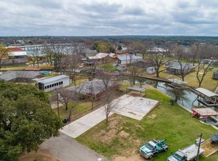 1702 Cherokee Trl, Kingsland, TX 78639