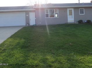 305 10th Ave NE, Stewartville, MN 55976