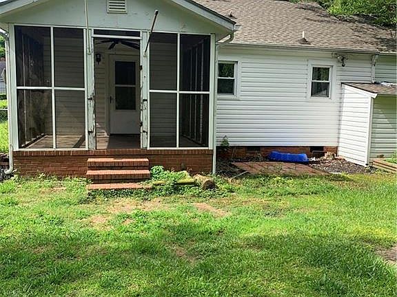4th image of 302 Oakland Dr