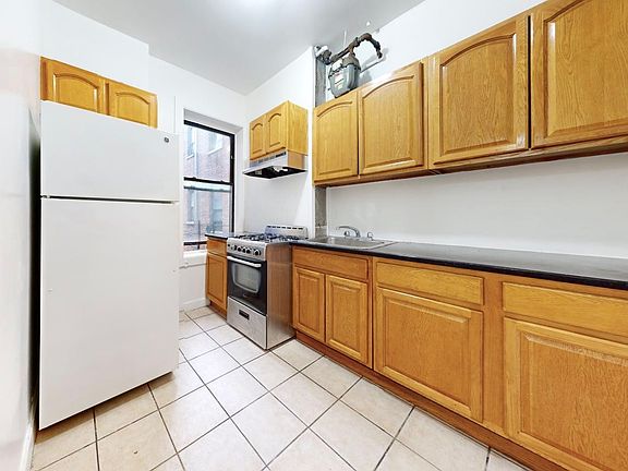 2nd image of 550 W 184th St APT 41