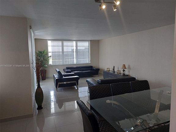 2nd image of 2801 NE 183rd St APT 1217W