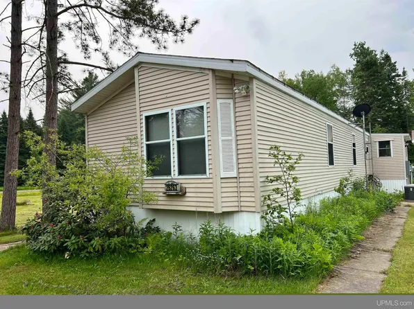 26263 Portage Entry Rd, Chassell, MI 49916