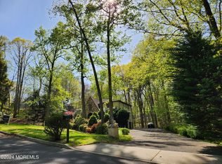 5 Cross Run Rd, Holmdel, NJ 07733