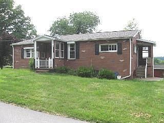 1st image of 210 3rd Ave