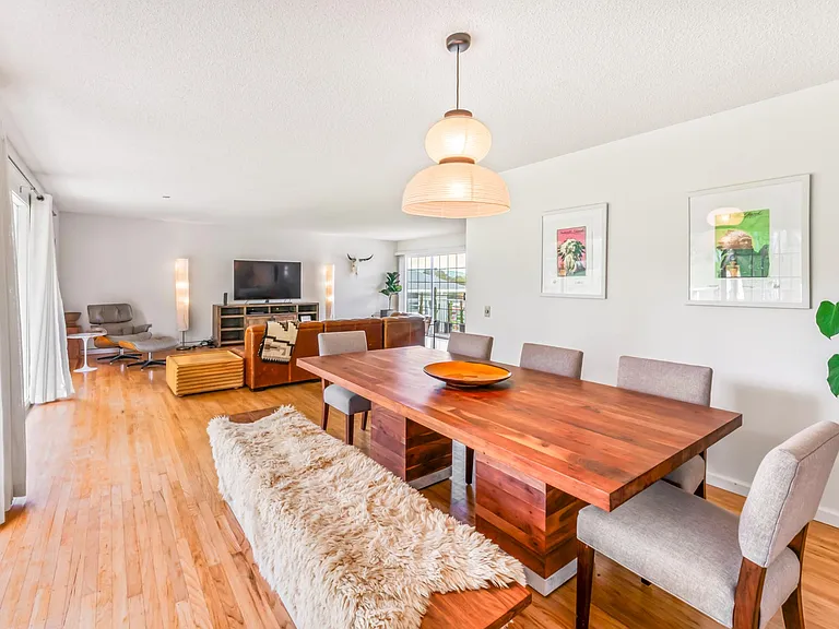 2440 Erin Pl — Photo 5