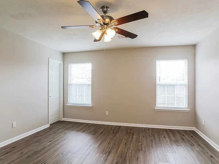 8138 Sanders Glen Ln — Photo 8