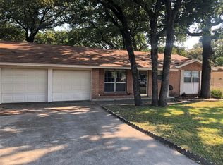 1037 Ferndale Ave, Azle, TX 76020