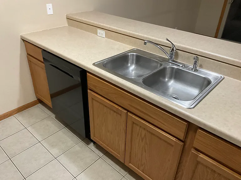 Brand New dishwasher, lots of counter top space!