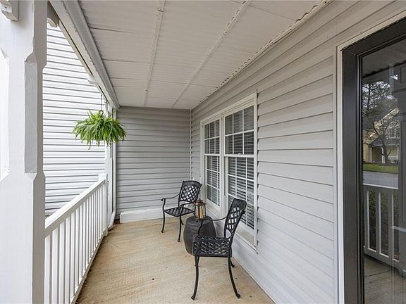 3rd image of 798 Sentinel Rdg SW