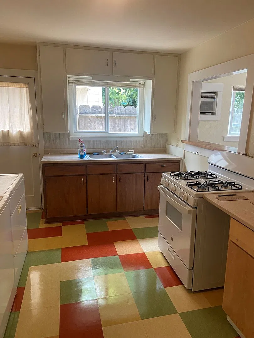 Cute 1 bed 1 bath duplex — Photo 3