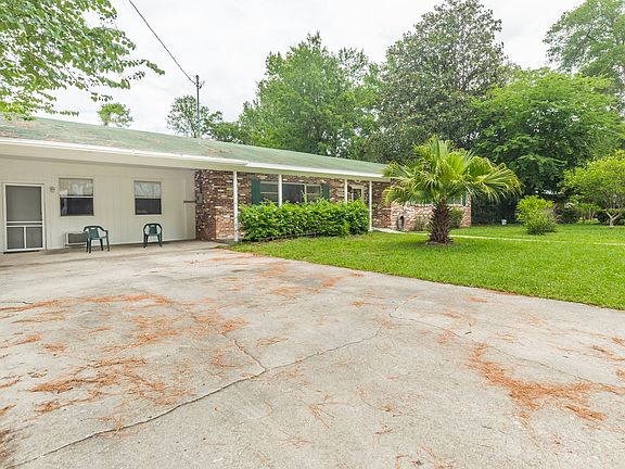 3rd image of 930 NW 36th Ave