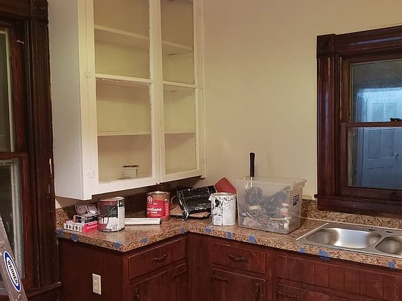5th image of 312 Craig St #1
