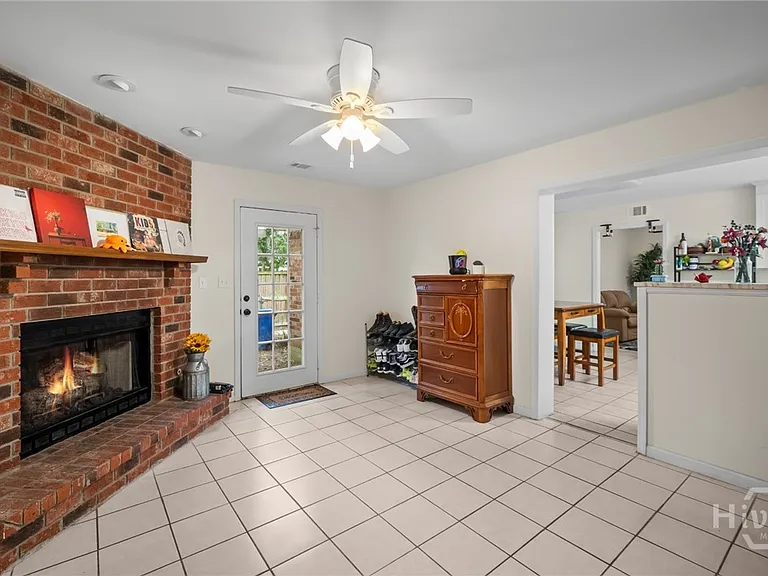 527 Red Oak Dr — Photo 34