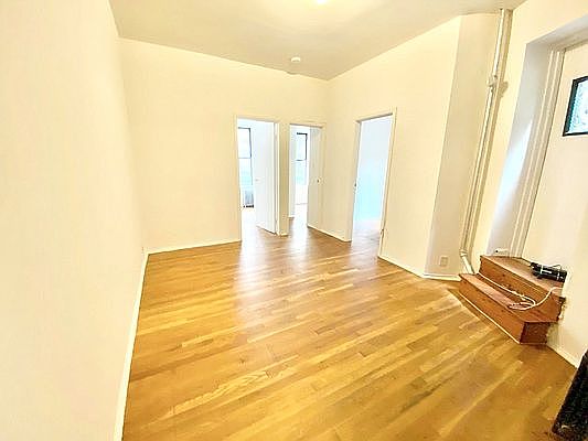 1st image of 122 Saint Marks Pl APT 6