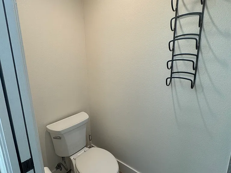 601 Shetland Cir — Photo 40