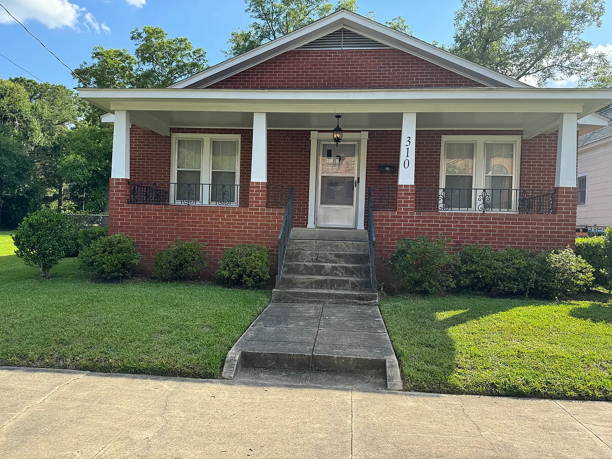 Photo 1 of 13 - 26th Ave S - Meridian, MS Primary Photo - 26th Ave S