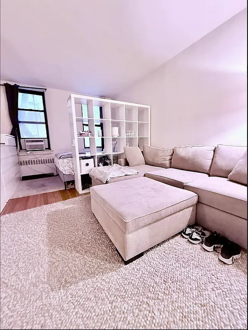 302 East 38th Street — Photo 1