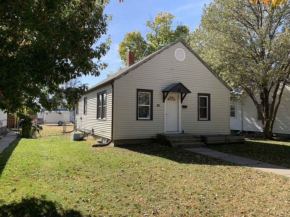 1st image of 318 W 26th St