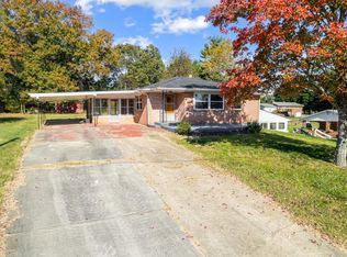 109 Hillside Rd, Hurt, VA 24563