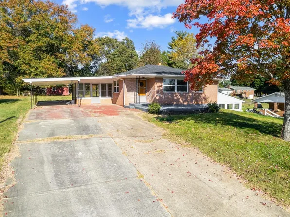 109 Hillside Rd, Hurt, VA 24563