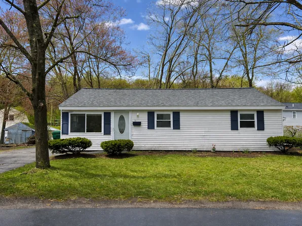 36 Candice St, Clinton, MA 01510