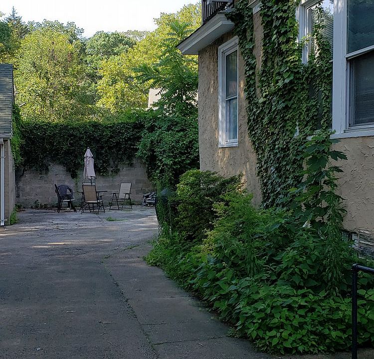 2nd image of 606 Penfield Ave