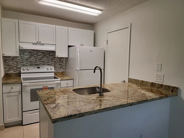 4581 W McNab Rd #33 — Photo 1
