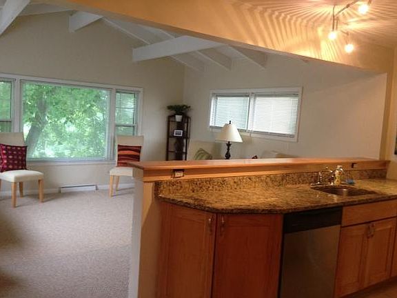 5th image of 8 Spurr Ave