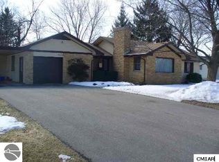 1219 Woodmere St, Alma, MI 48801