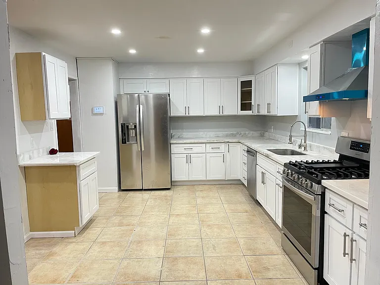 480 Napa St — Photo 5