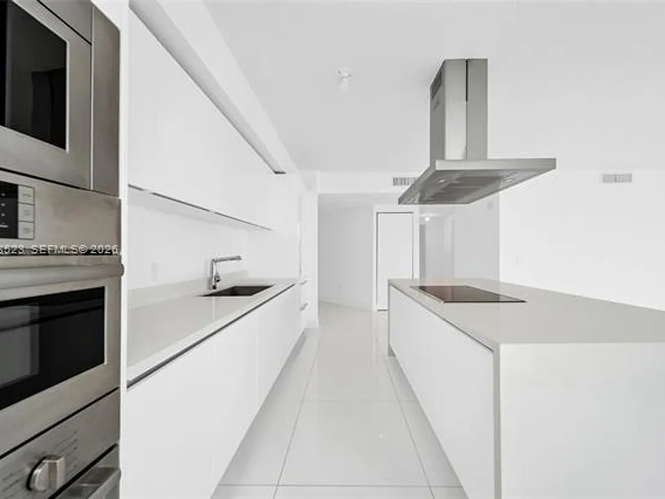 300 Sunny Isles Blvd #CU-4-701