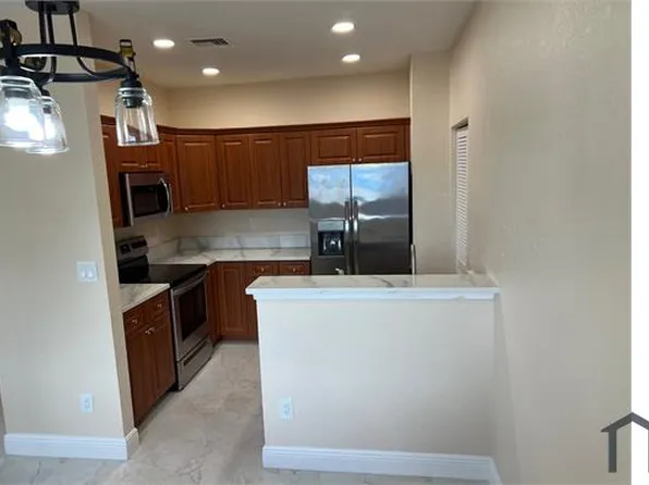 2001 NE 170th St #4, Miami, FL 33162