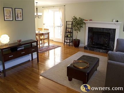 Living Room - view from front door