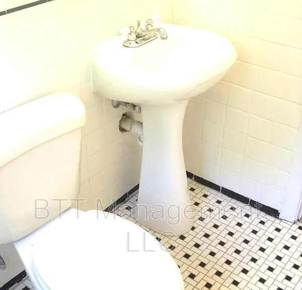 8401 Greenwood Ave #3 — Photo 17