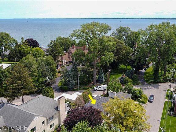 15832 Windmill Pointe Dr, Grosse Pointe Park, MI 48230 | MLS ...