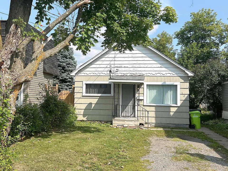 108 Gladstone Ave