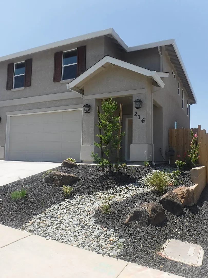 Beautiful Home in Highland Park — Photo 1