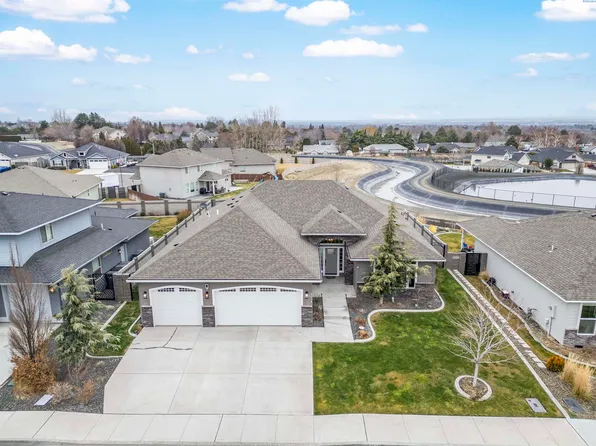 2604 W 44th Pl, Kennewick, WA 99337