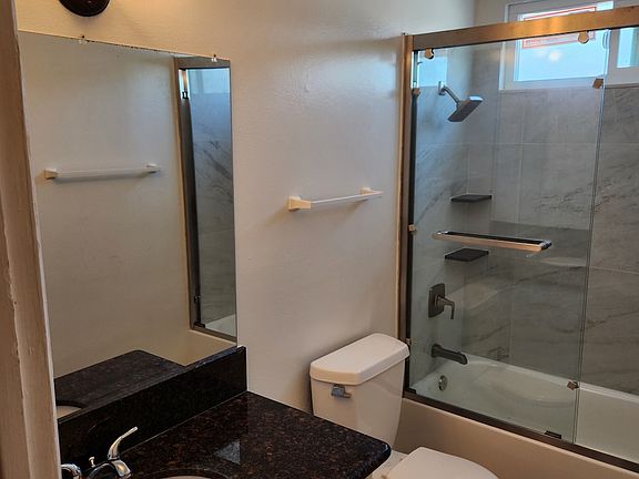 3rd image of 886 S Danvers Cir
