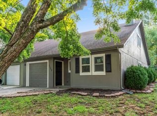 1322 N Harvey Dr, Olathe, KS 66061