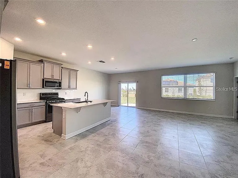 1307 Oak Crest St — Photo 11