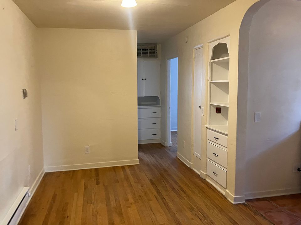 1st image of 307 Girard Blvd SE APT A
