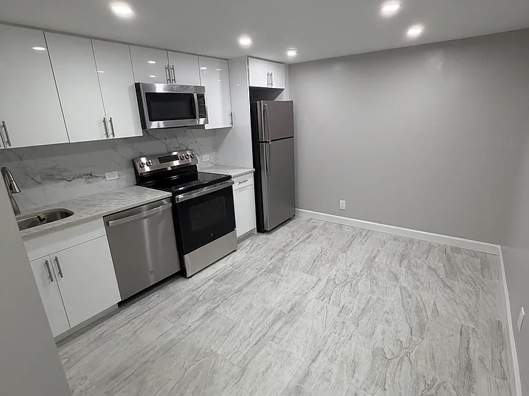6111 Palmetto St #1L — Photo 6