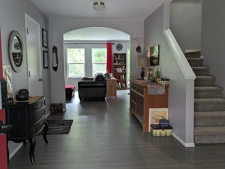 1662 Burnside Pl — Photo 9