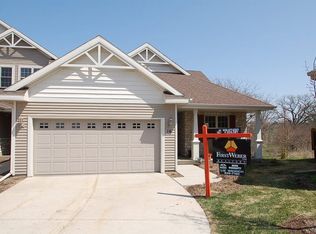 16 Peregrine Ct, Verona, WI 53593