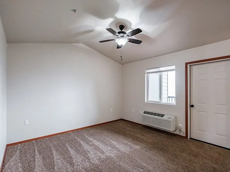 Aspen Place Apartments — Photo 92